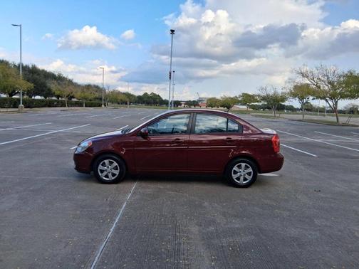2010 Hyundai Accent GLS