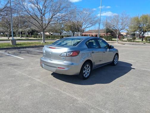 2013 Mazda Mazda3 i Sport
