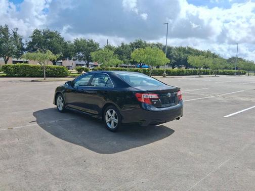 Attitude Black Metallic 2014 Toyota Camry SE