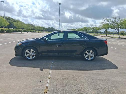 Attitude Black Metallic 2014 Toyota Camry SE