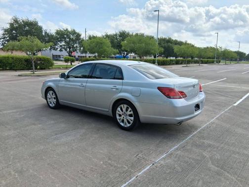 2009 Toyota Avalon XLS