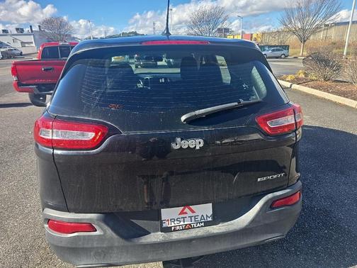 2017 Jeep Cherokee Sport