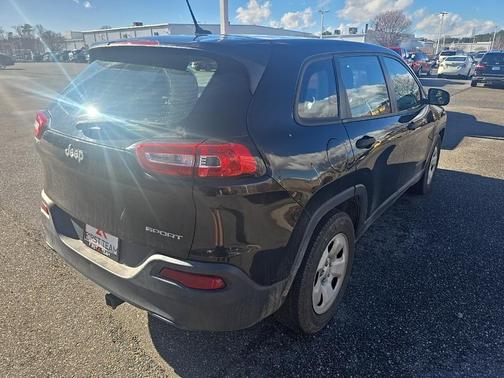 2017 Jeep Cherokee Sport