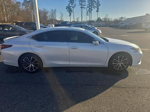 2023 Lexus ES 350 Base