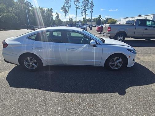 2022 Hyundai SONATA SE