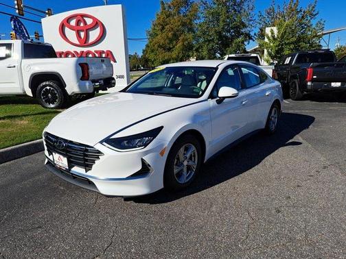 2022 Hyundai SONATA SE