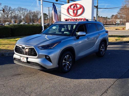 2022 Toyota Highlander XLE