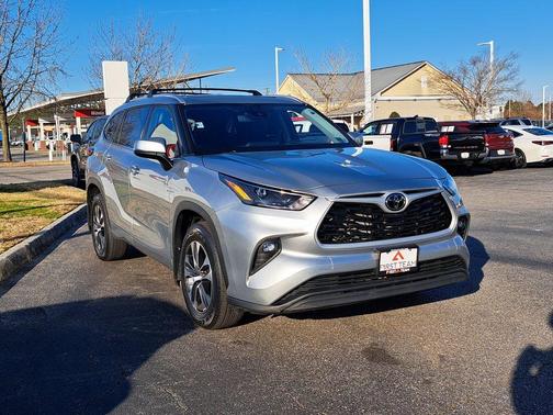 2022 Toyota Highlander XLE