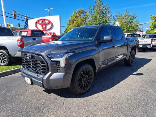 2022 Toyota Tundra SR5