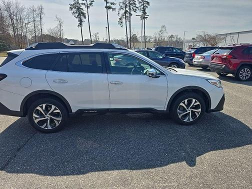 2022 Subaru Outback Touring XT