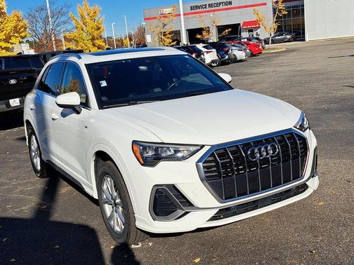 2022 Audi Q3 45 S line Premium