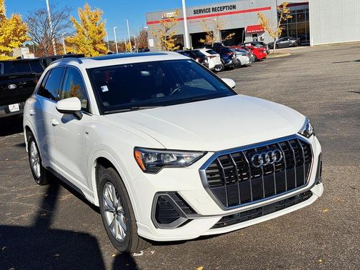 2022 Audi Q3 45 S line Premium