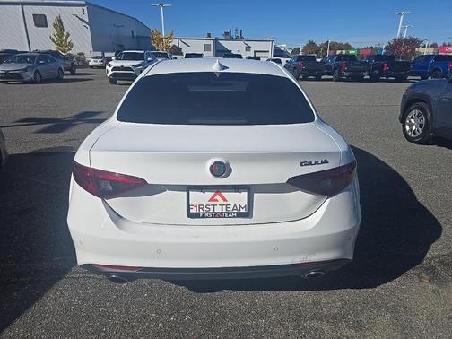 2020 Alfa Romeo Giulia Base