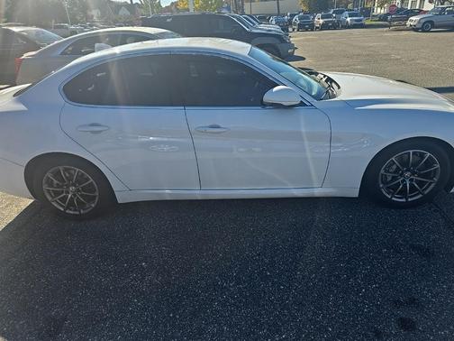 2020 Alfa Romeo Giulia Base