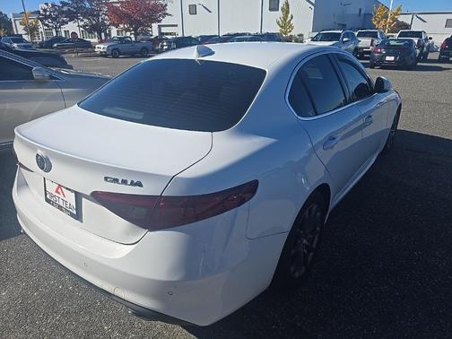 2020 Alfa Romeo Giulia Base