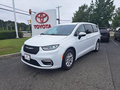 2023 Chrysler Pacifica Touring L