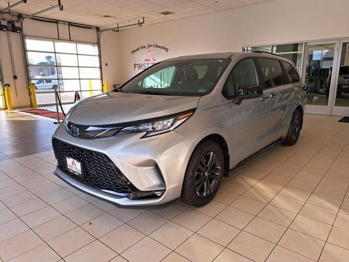 2025 Toyota Sienna XSE 7 Passenger