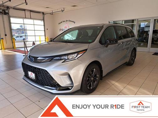 2025 Toyota Sienna XSE 7 Passenger