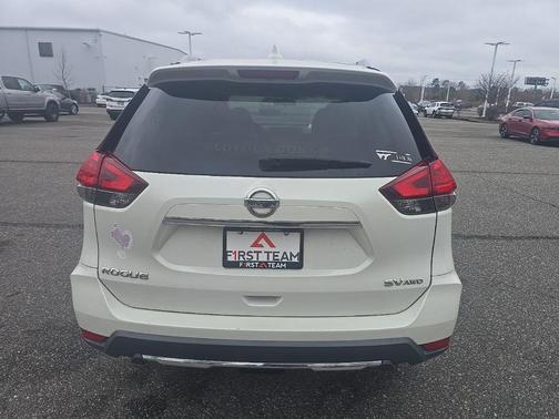 2017 Nissan Rogue SV