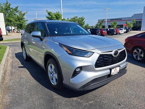 2023 Toyota Highlander LE