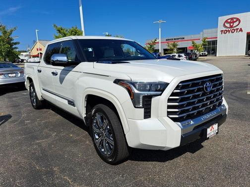 2023 Toyota Tundra Hybrid Capstone