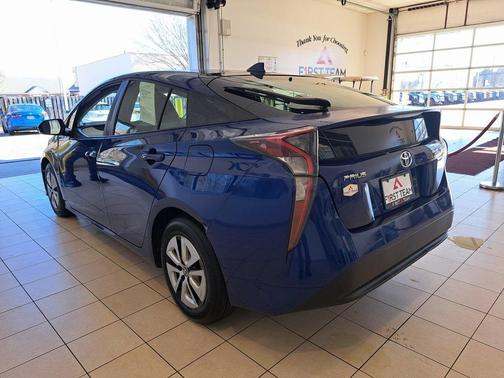 2016 Toyota Prius Three