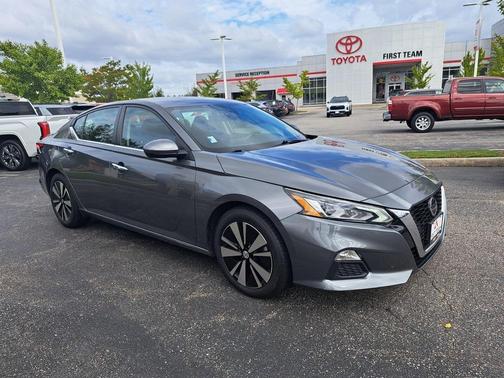 2022 Nissan Altima 2.5 SV