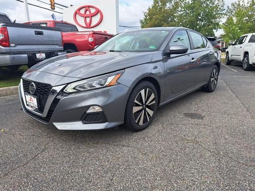 2022 Nissan Altima 2.5 SV