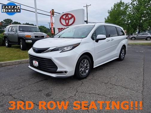 2023 Toyota Sienna XLE 8 Passenger