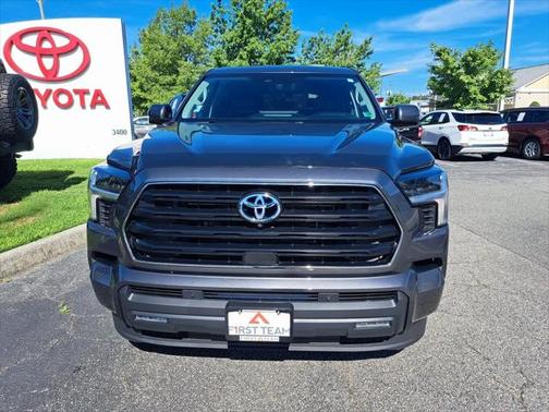 2024 Toyota Sequoia SR5