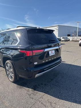 2025 Toyota Sequoia Capstone