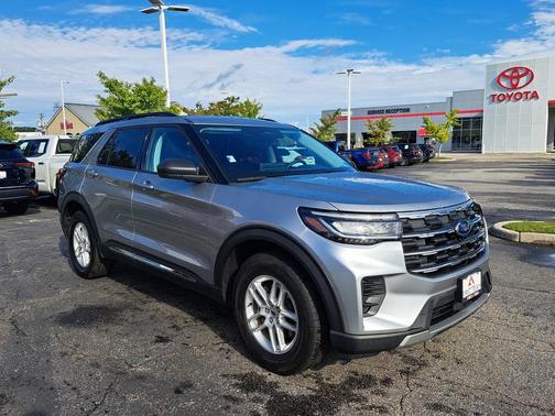 2025 Ford Explorer Active