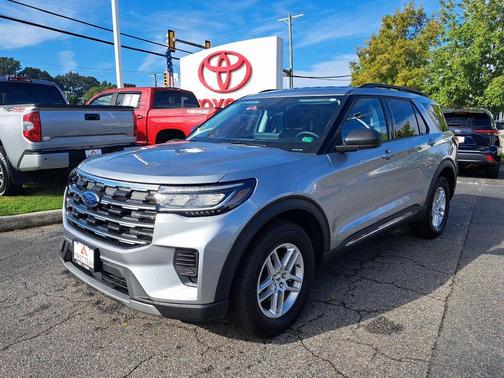 2025 Ford Explorer Active