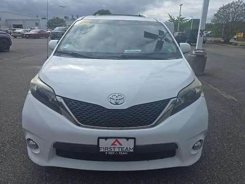 2014 Toyota Sienna SE