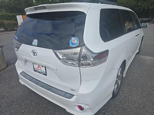 2014 Toyota Sienna SE