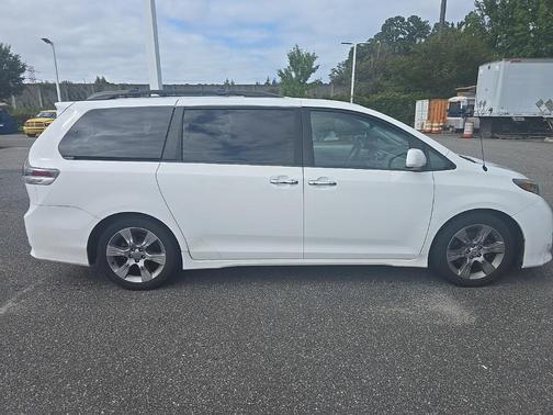2014 Toyota Sienna SE