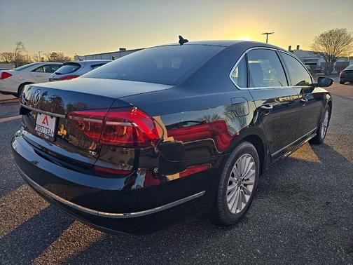 2017 Volkswagen Passat 1.8T SE