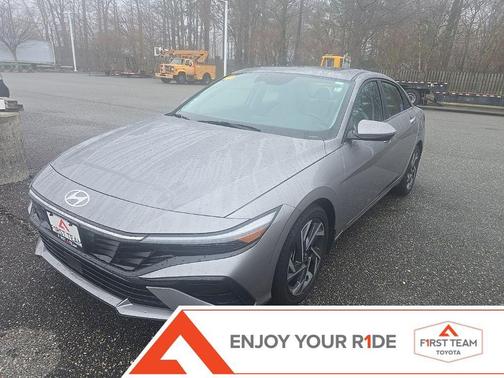 2025 Hyundai ELANTRA Limited