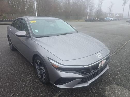 2025 Hyundai ELANTRA Limited