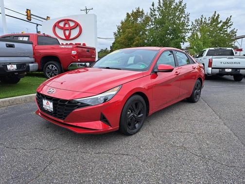 2023 Hyundai ELANTRA SEL