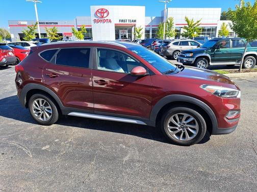 2017 Hyundai TUCSON SE