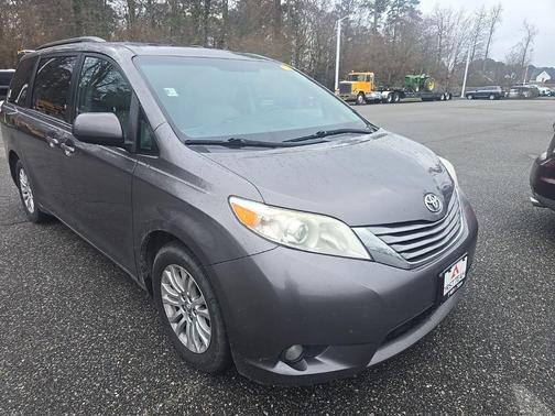 2017 Toyota Sienna XLE Premium
