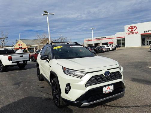 2019 Toyota RAV4 Hybrid SE