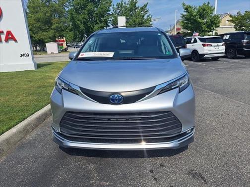2021 Toyota Sienna XLE 7 Passenger