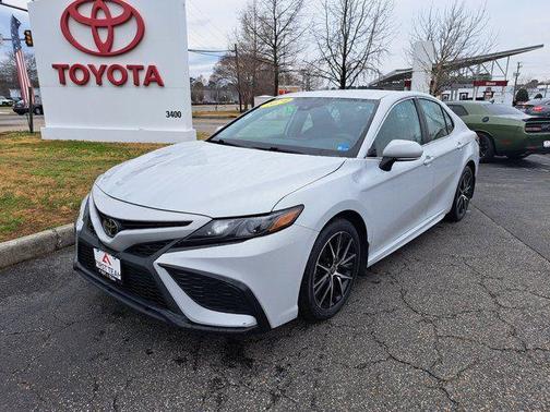 2024 Toyota Camry SE