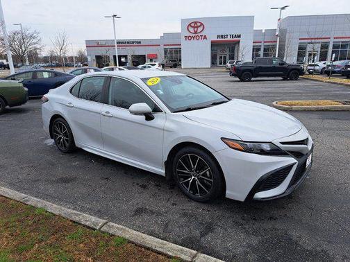 2024 Toyota Camry SE