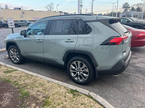 2023 Toyota RAV4 XLE Premium