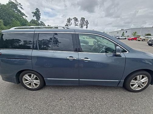 2011 Nissan Quest LE