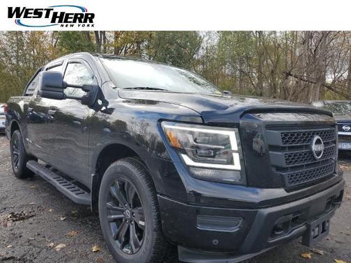 2024 Nissan Titan SV
