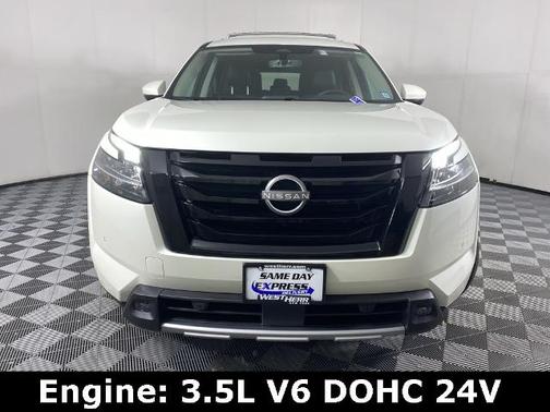 2024 Nissan Pathfinder SL
